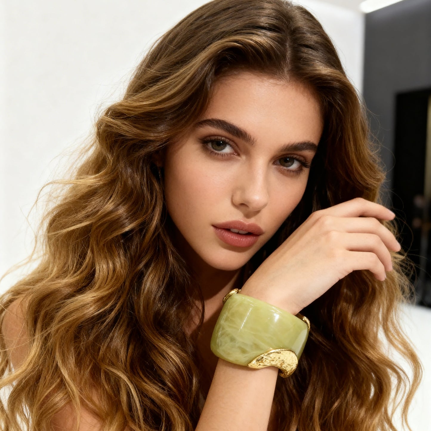 S2039W1 Embrace of Stardust Bangle