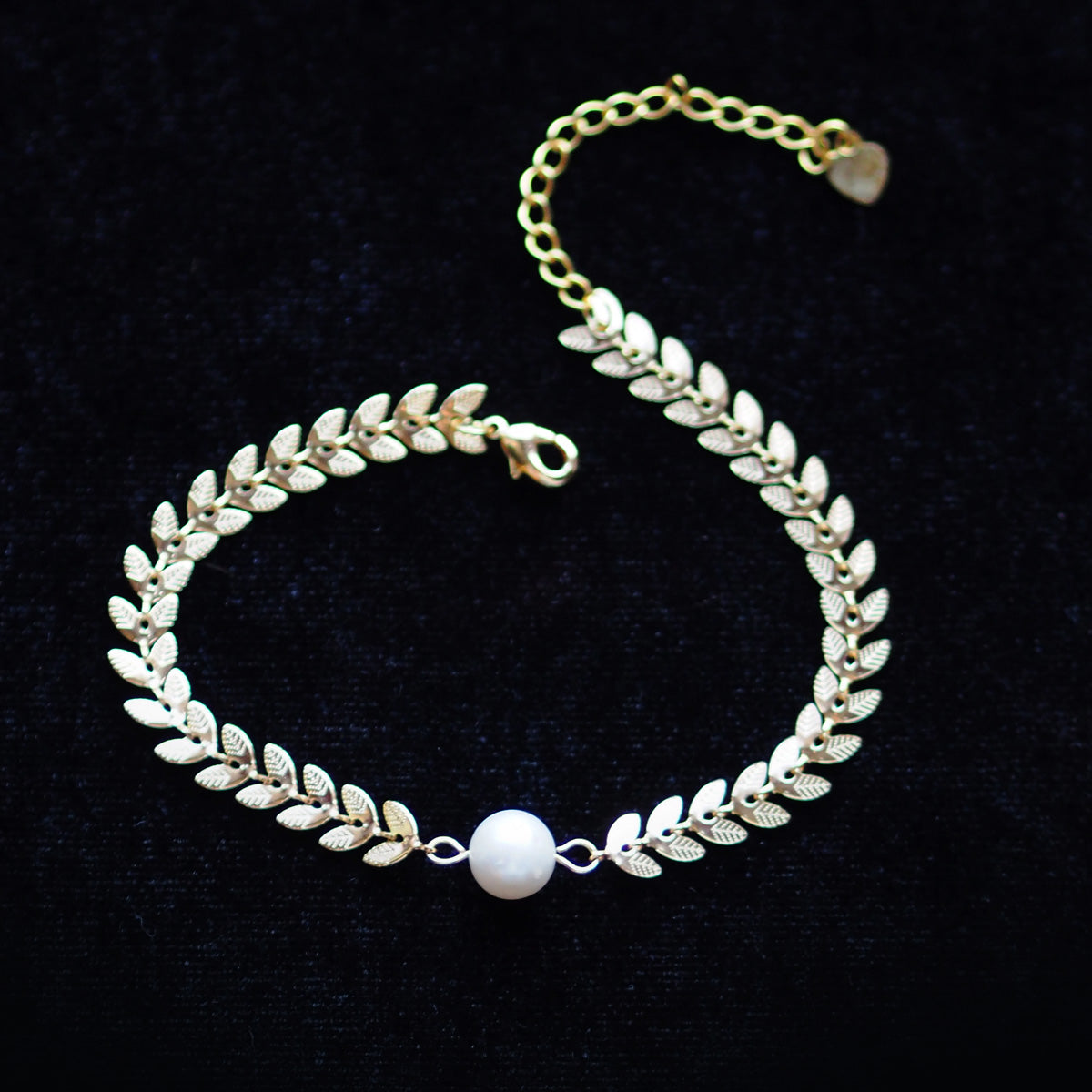 S2153C1 Pearl Bangle Hand Chain Bracelet simple elegant fine handmade gifts
