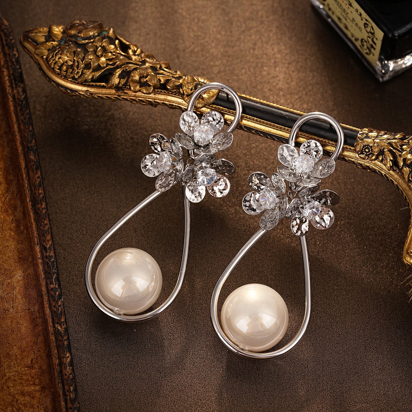 S5037E1 Stud Ear Accessories Vivian's Ball 1