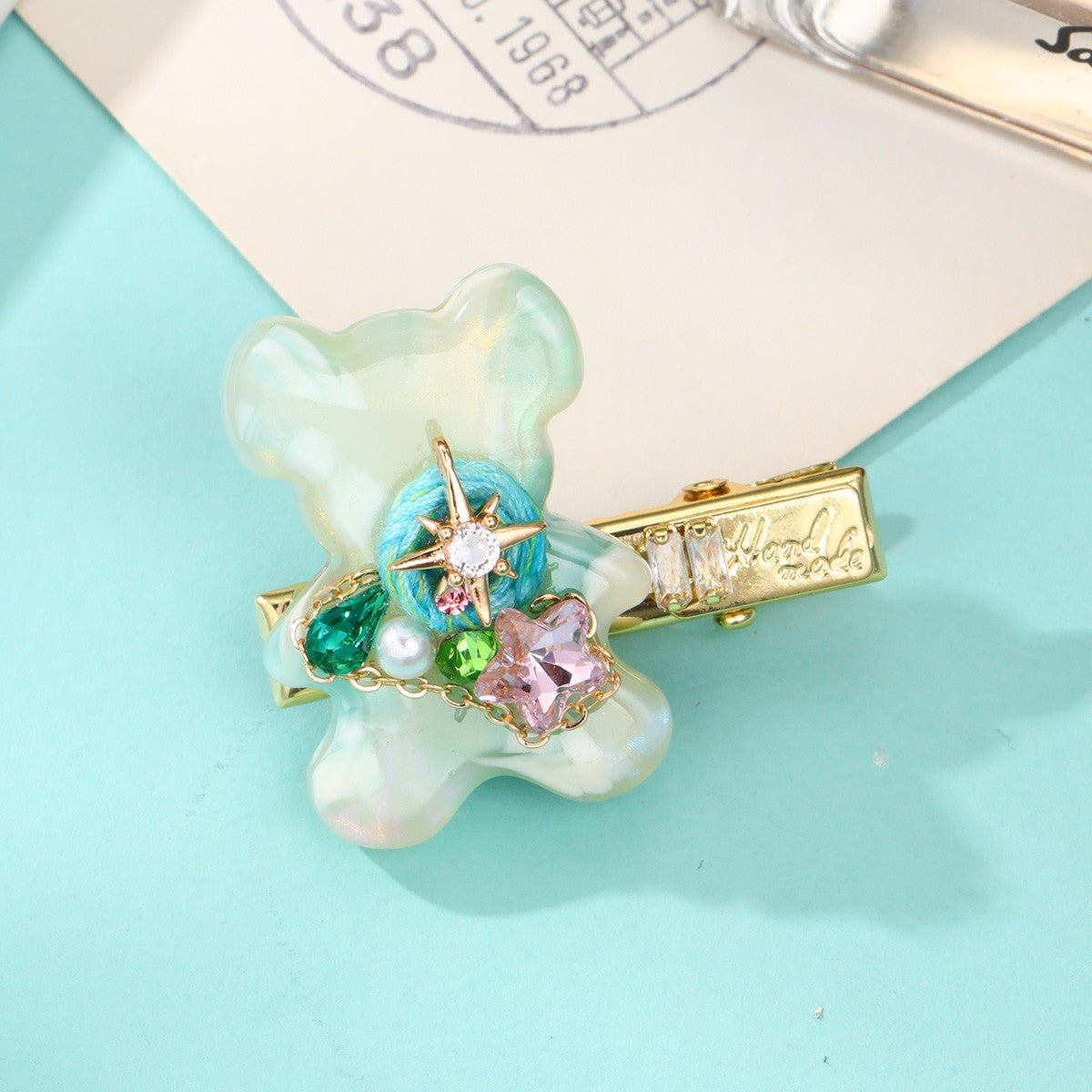 S2958H1 Hair Pin Rainbow Sweetheart Bear