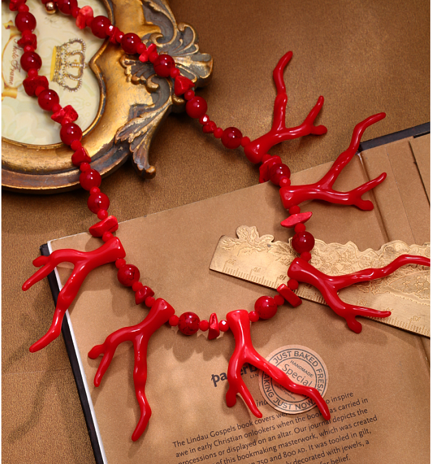 S2956N1 Necklace Coral Girl