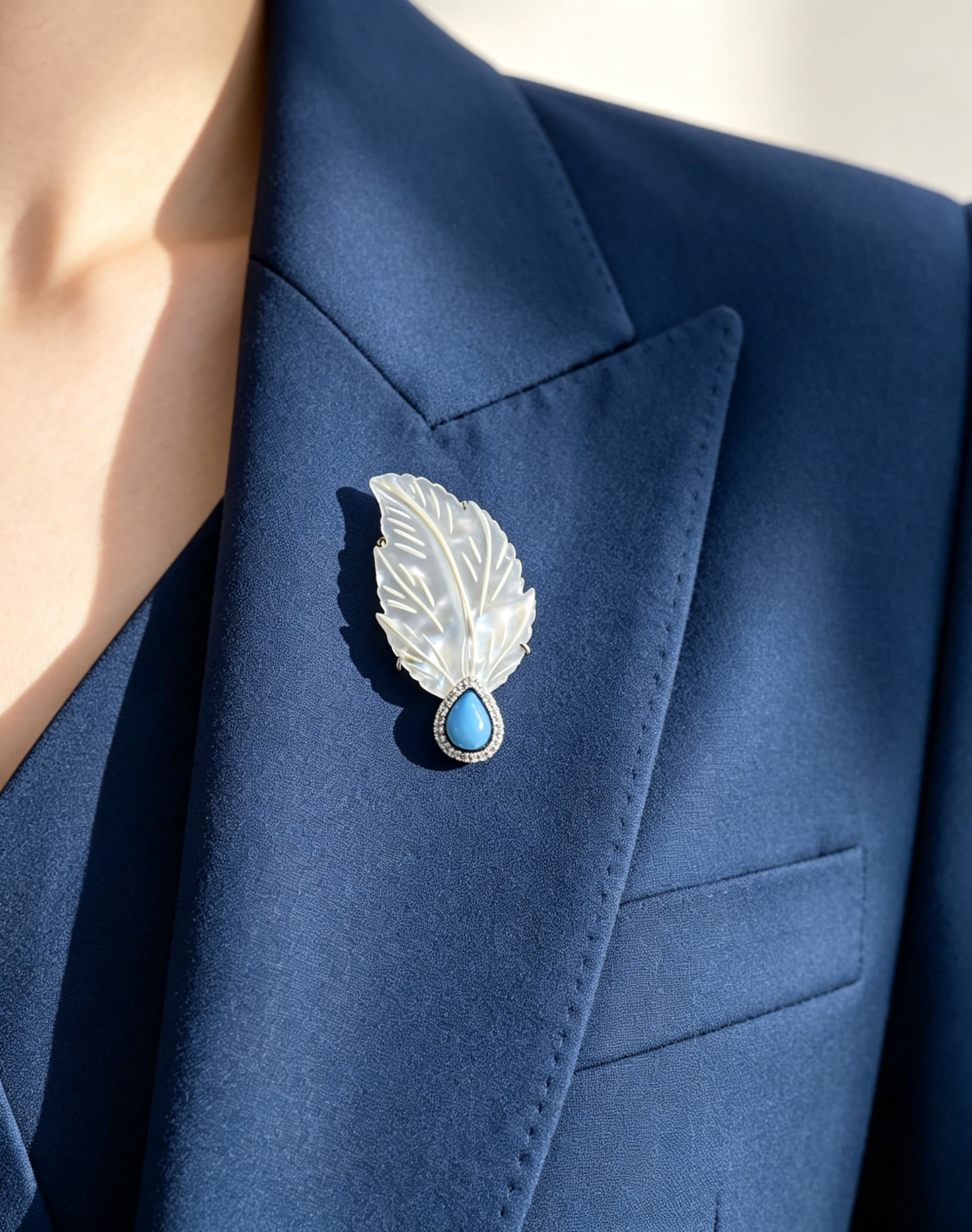 S2421B1 Windswept Feather brooch