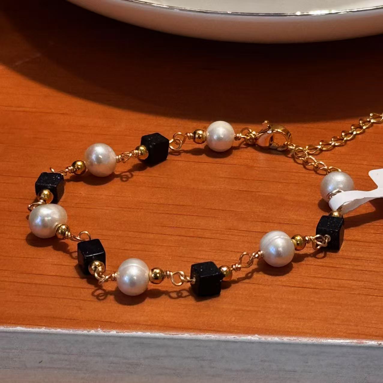S2155C1 Pearl Bangle Hand Chain Bracelet simple elegant fine handmade gifts