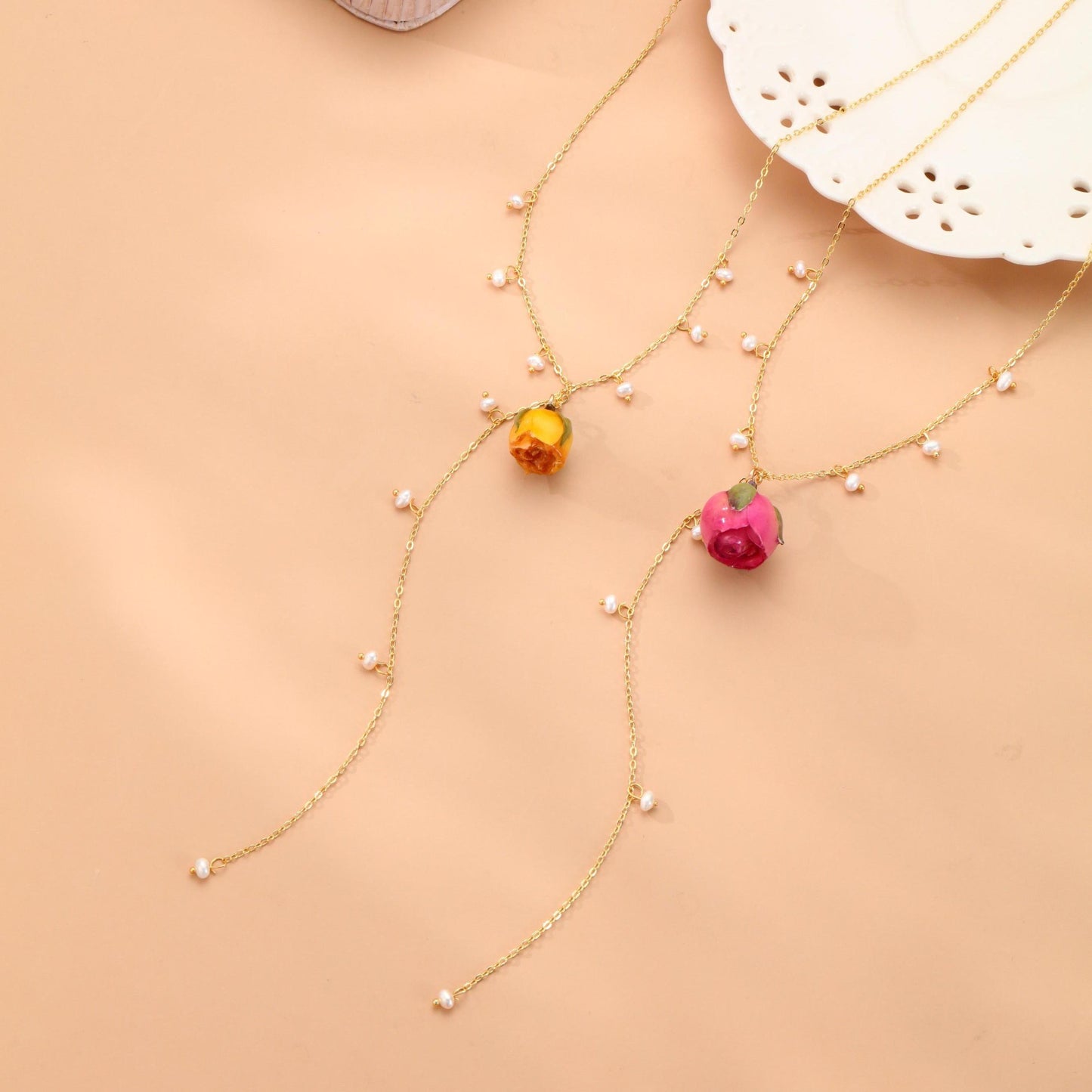 S2922N1 Sweater Chain Long Necklace Choker Poem and Roses (Yellow)