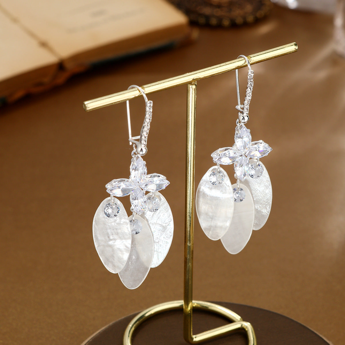 S5071E2 Earrings Leaf Waltz