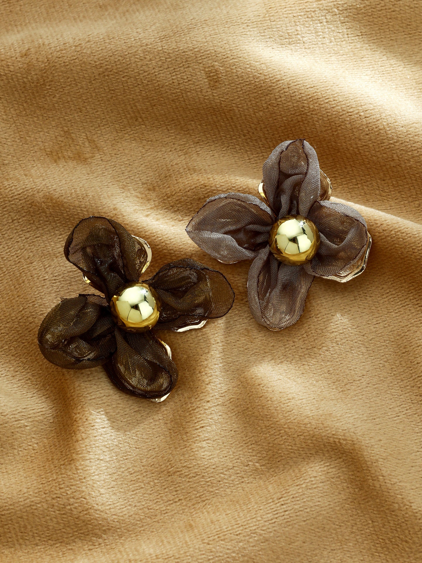 S5184E1 Mismatched Bloom earrings