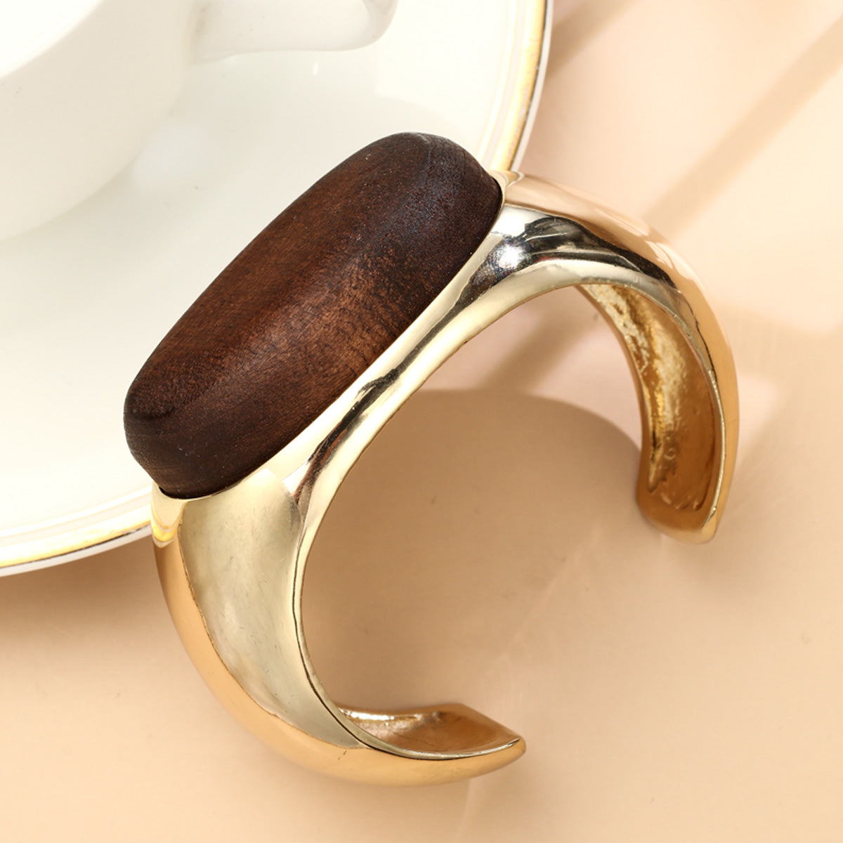 S2057W1 Woodgrain Muse bangle