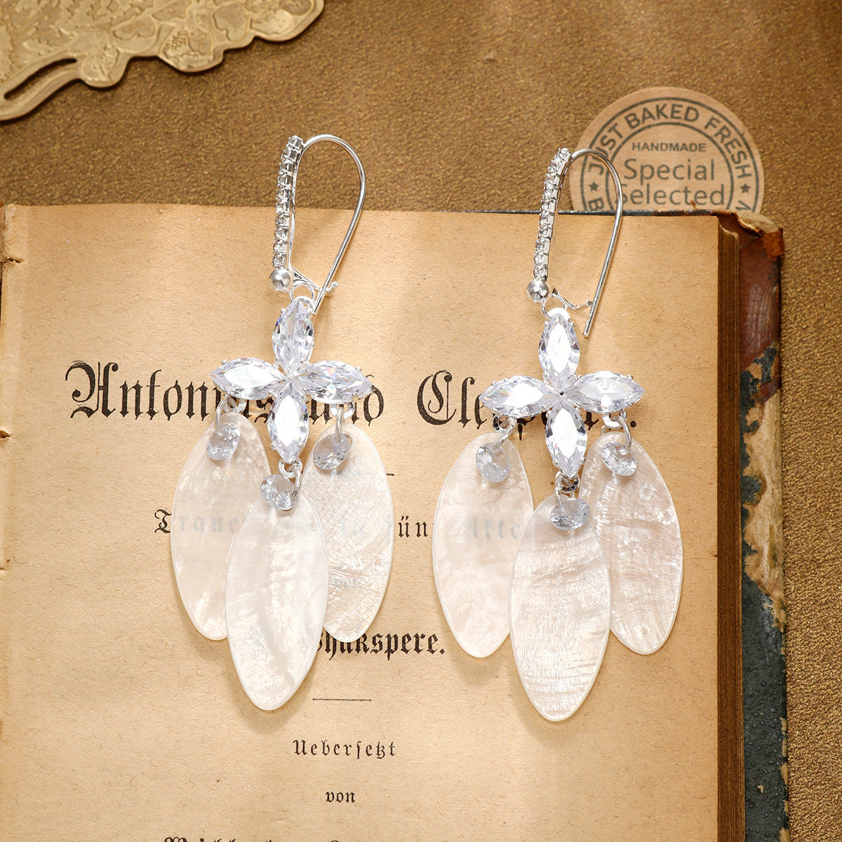 S5071E2 Earrings Leaf Waltz