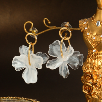 S5072E1 Earring Petal Whispers