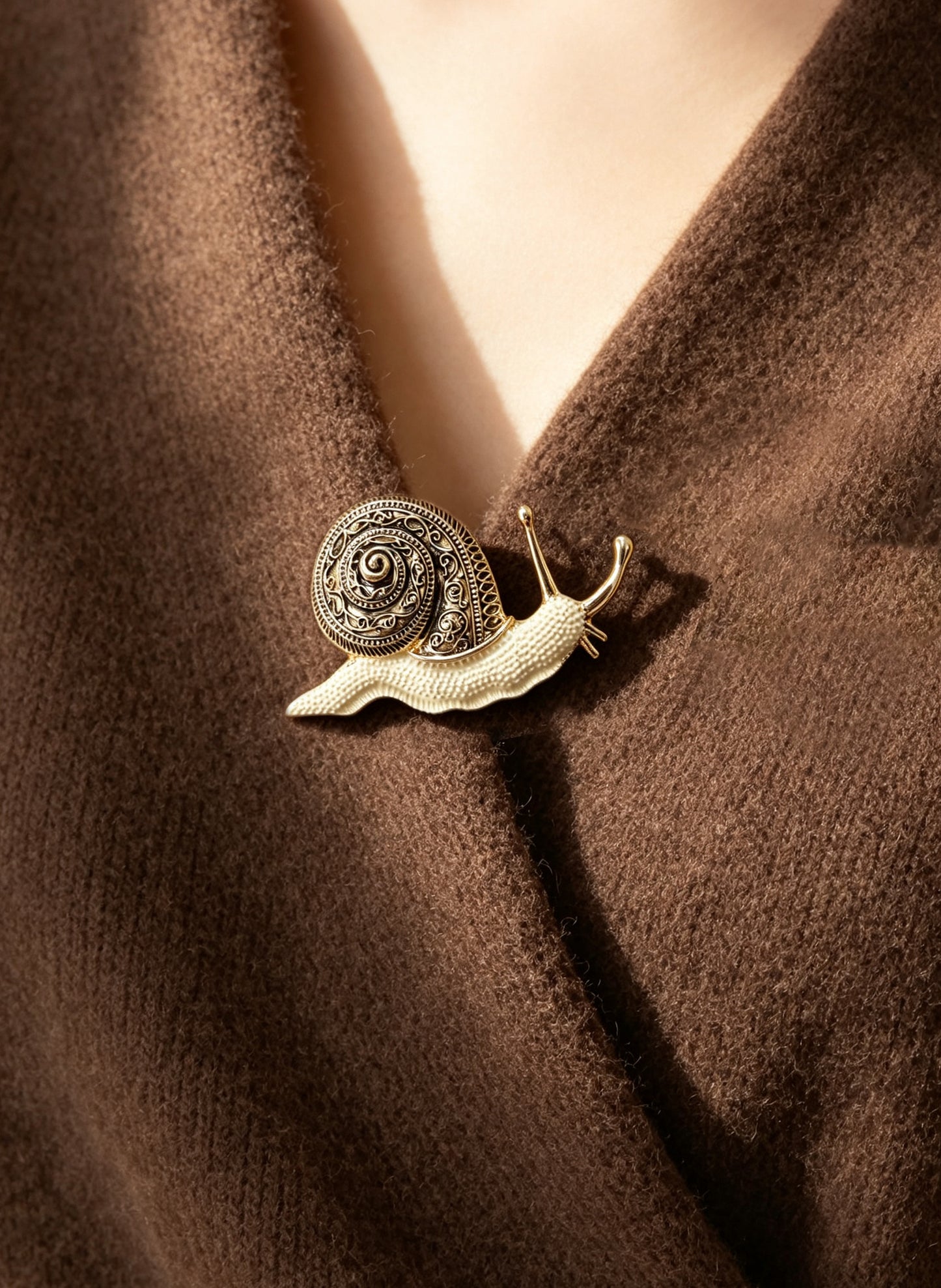 S2442B1 Garden Snail brooch