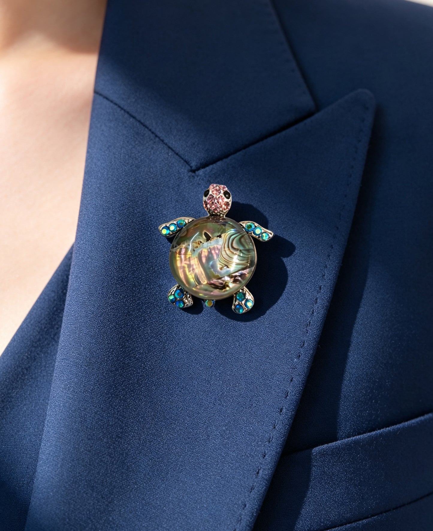 S2437B1 Ocean Wanderer brooch