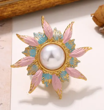 S2393B1 Brooch