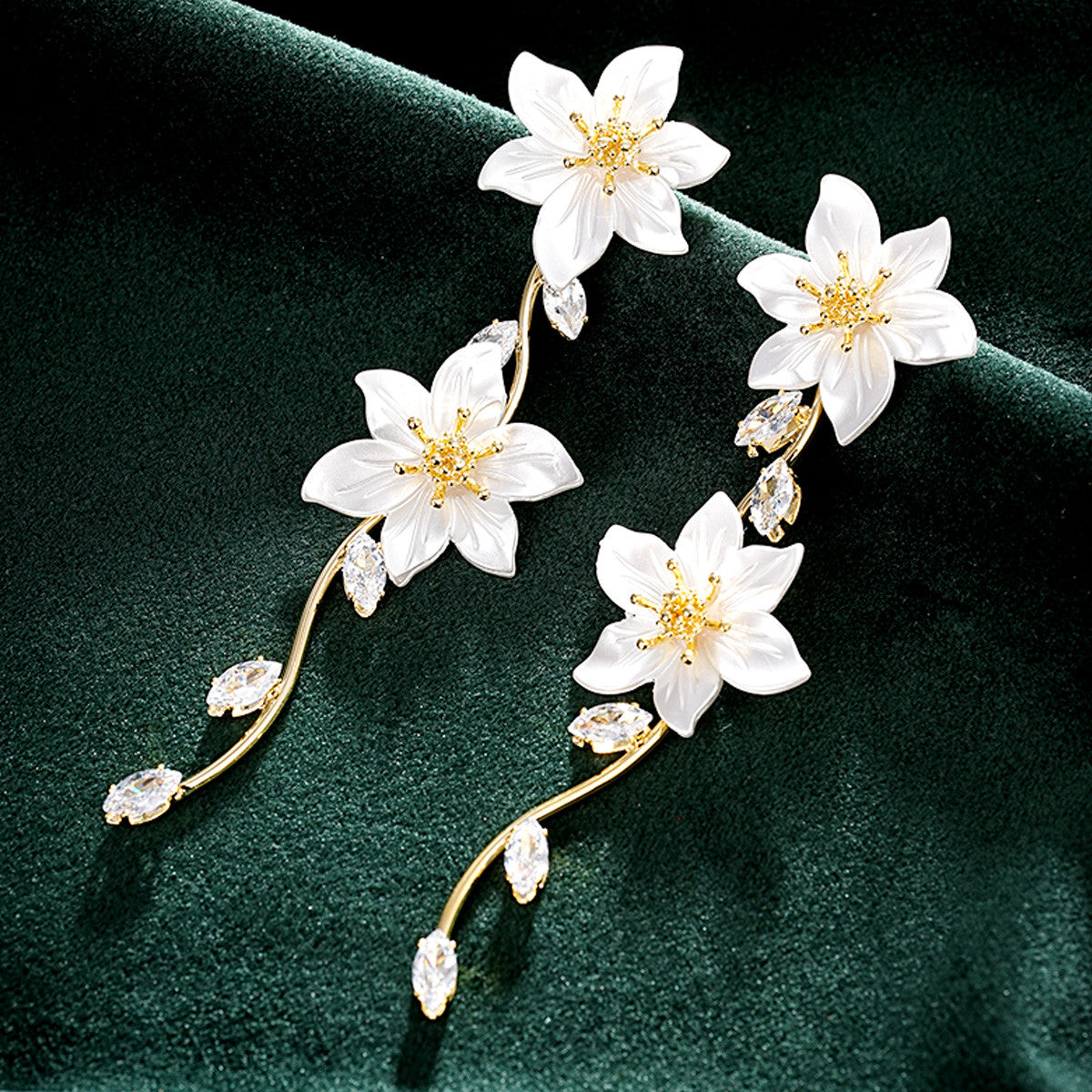 S5020E1 Earrings and Ear Accessories Flower Waltz