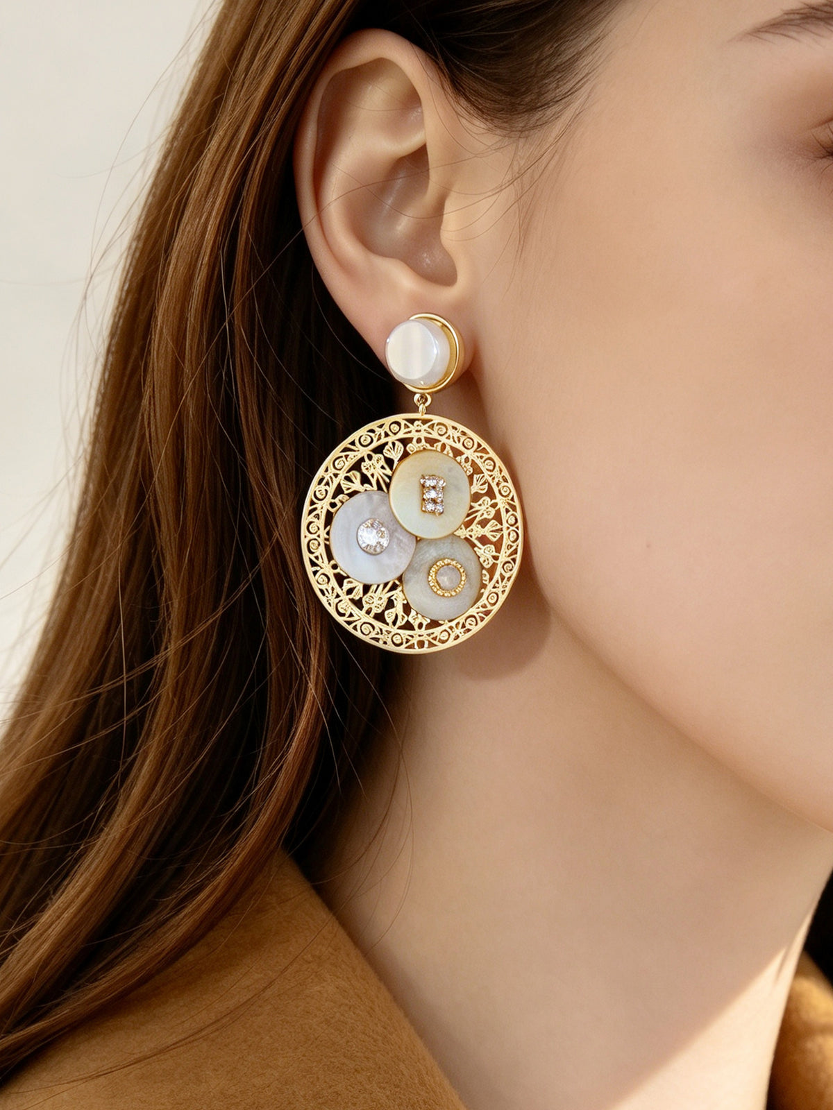 BW21019070 Moonshell Lace earrings