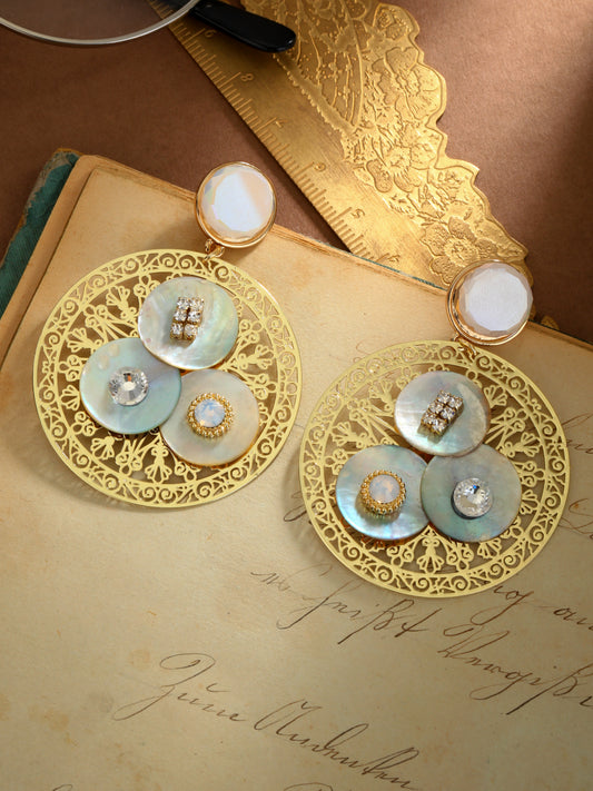 BW21019070 Moonshell Lace earrings