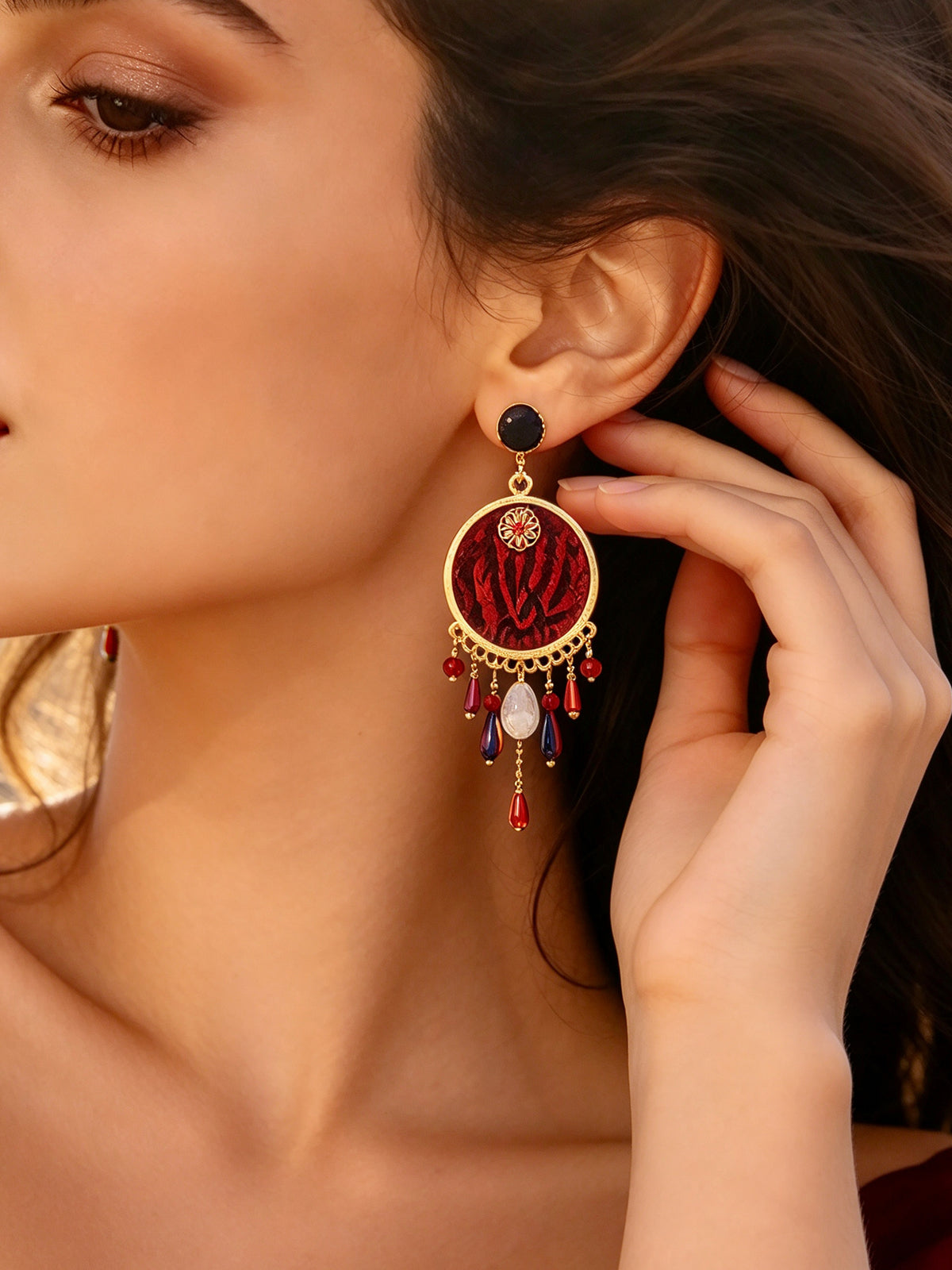BW4018190 Crimson Medallion earrings