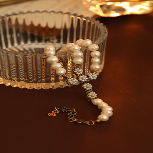 S1900C1 Pearl Bangle Hand Chain Bracelet simple elegant fine handmade gifts