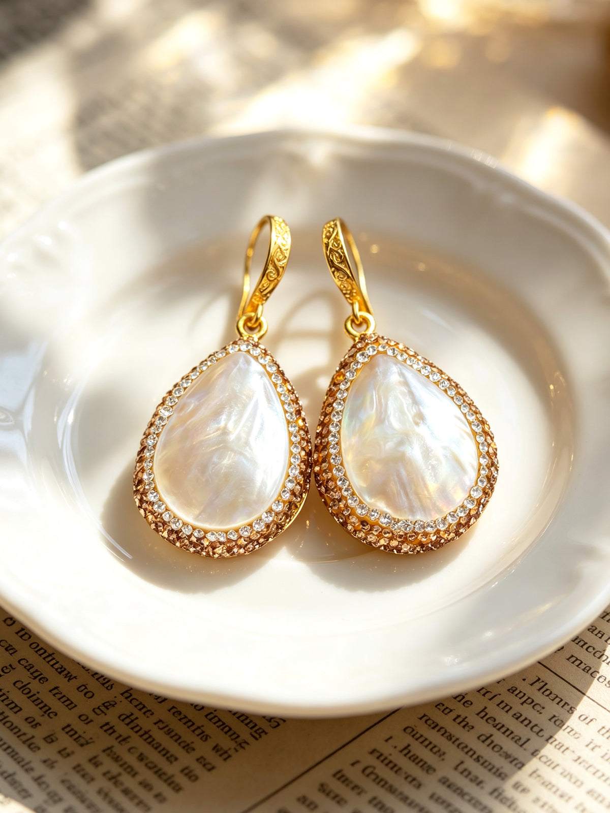 S1987S1 Shell Teardrop earrings