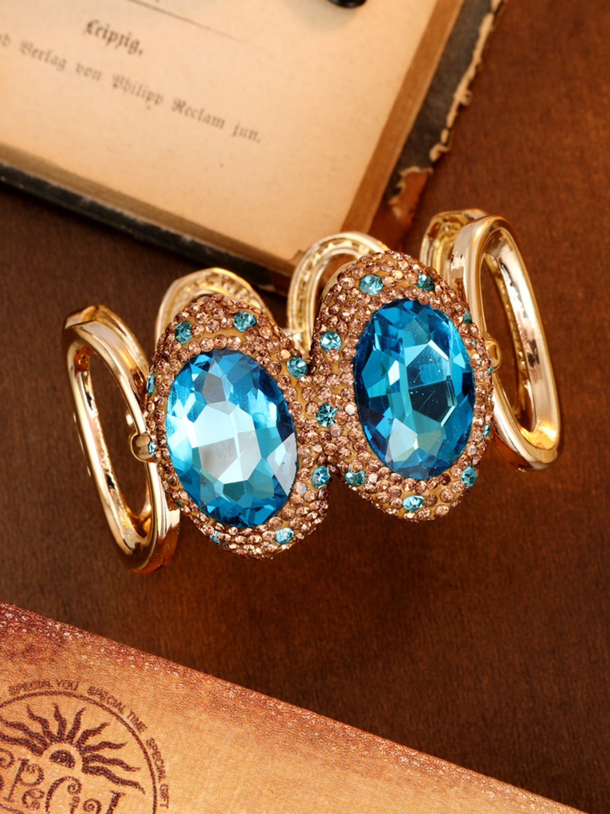 S2046W1 Azure Halo bangle