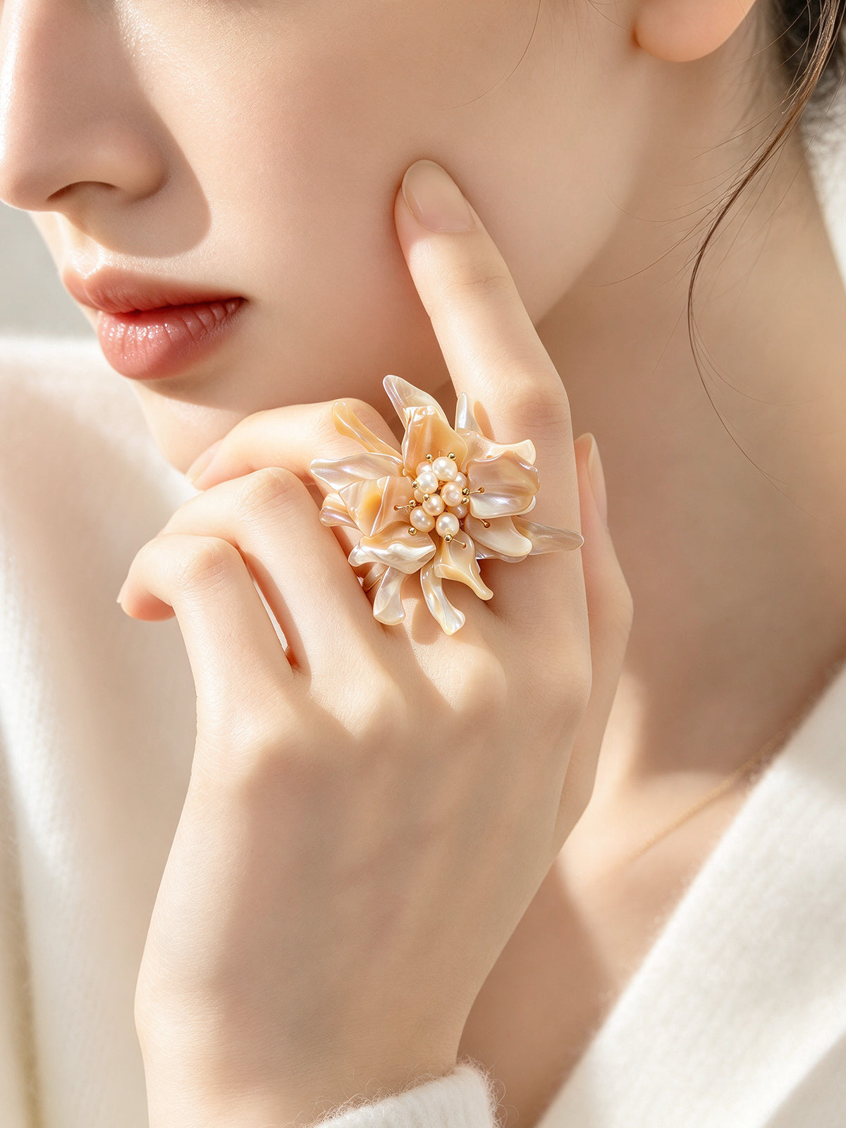 S2145R1 Pearl Chrysanthemum ring
