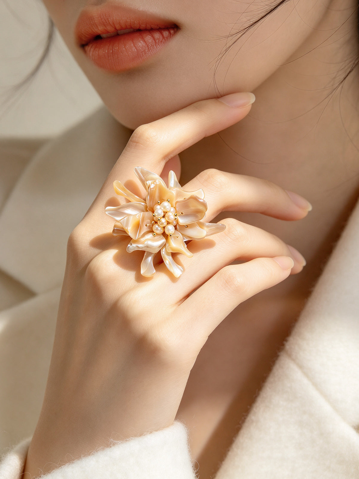 S2145R1 Pearl Chrysanthemum ring