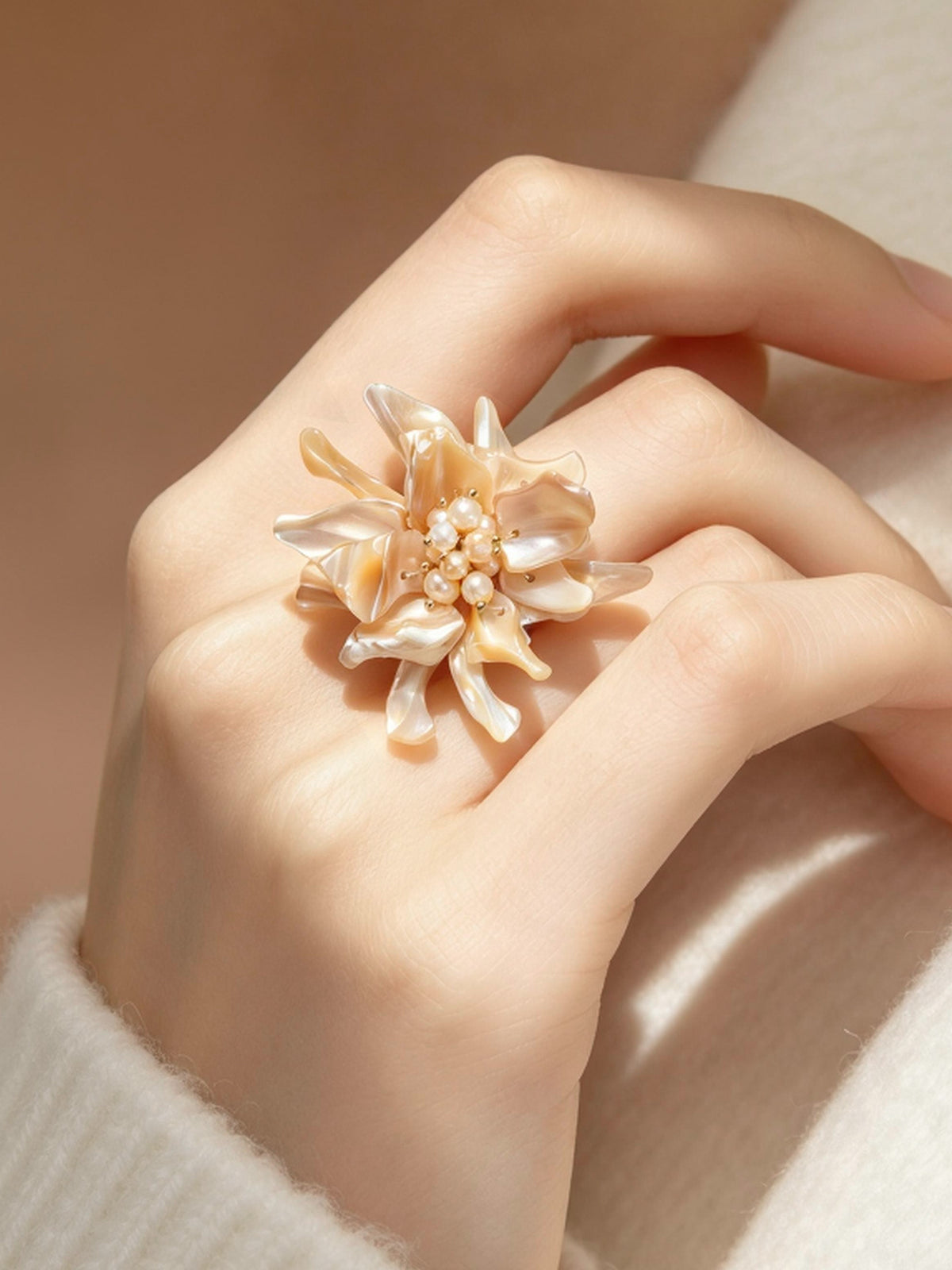 S2145R1 Pearl Chrysanthemum ring