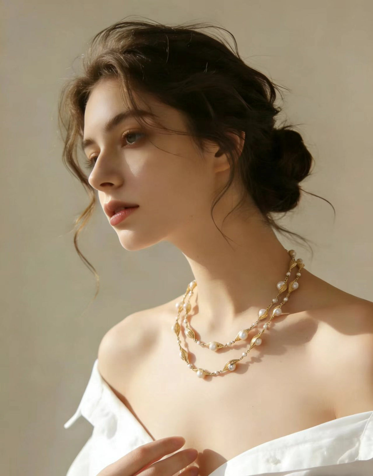 S2410N1 Golden Pod Pearl necklace