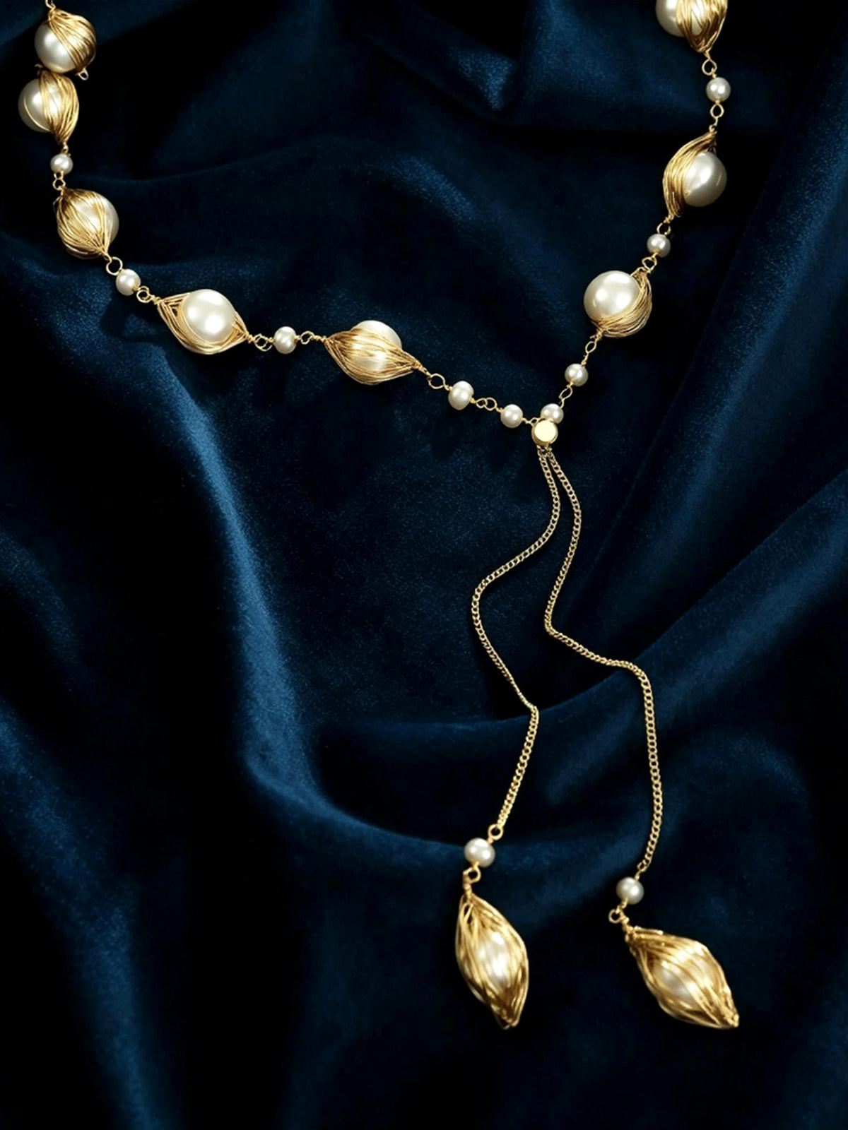 S2410N1 Golden Pod Pearl necklace