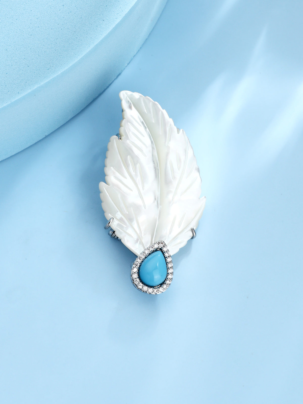 S2421B1 Windswept Feather brooch