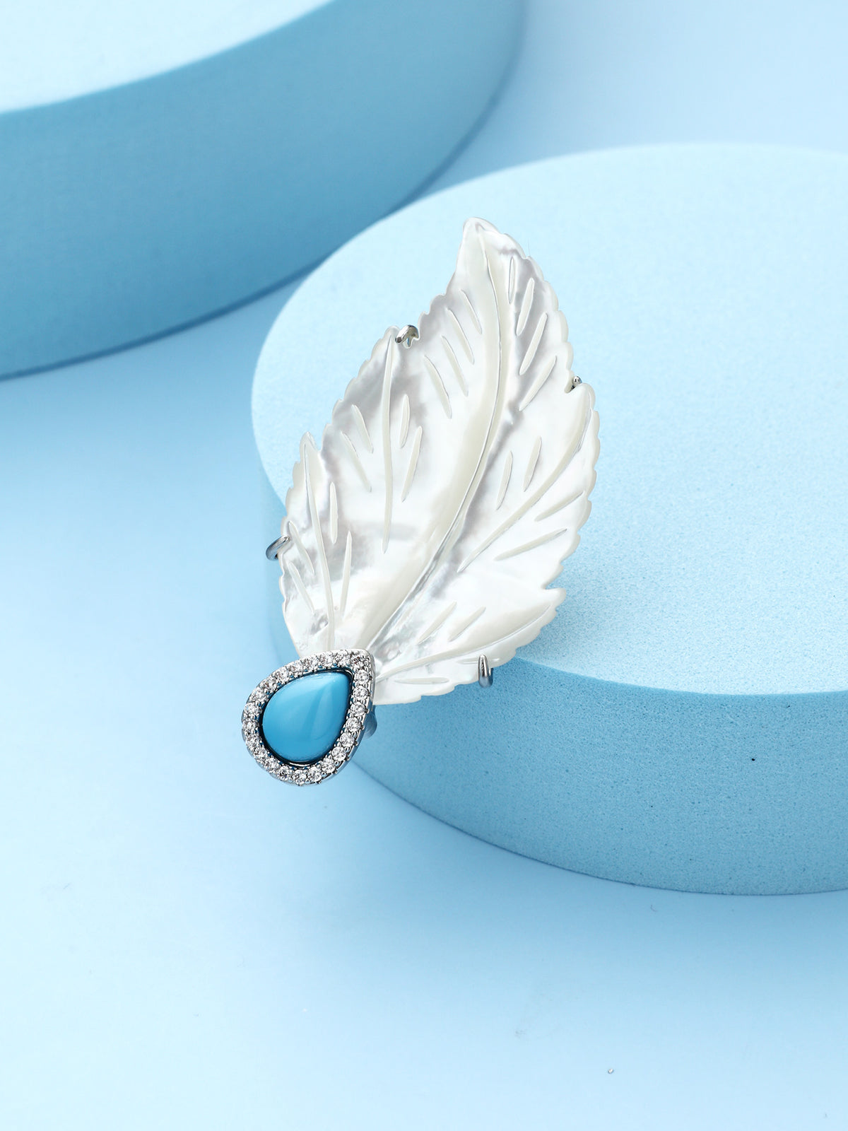 S2421B1 Windswept Feather brooch