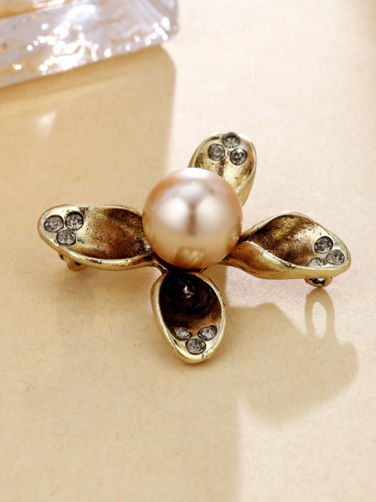 S2438B1 Golden Bloom brooch