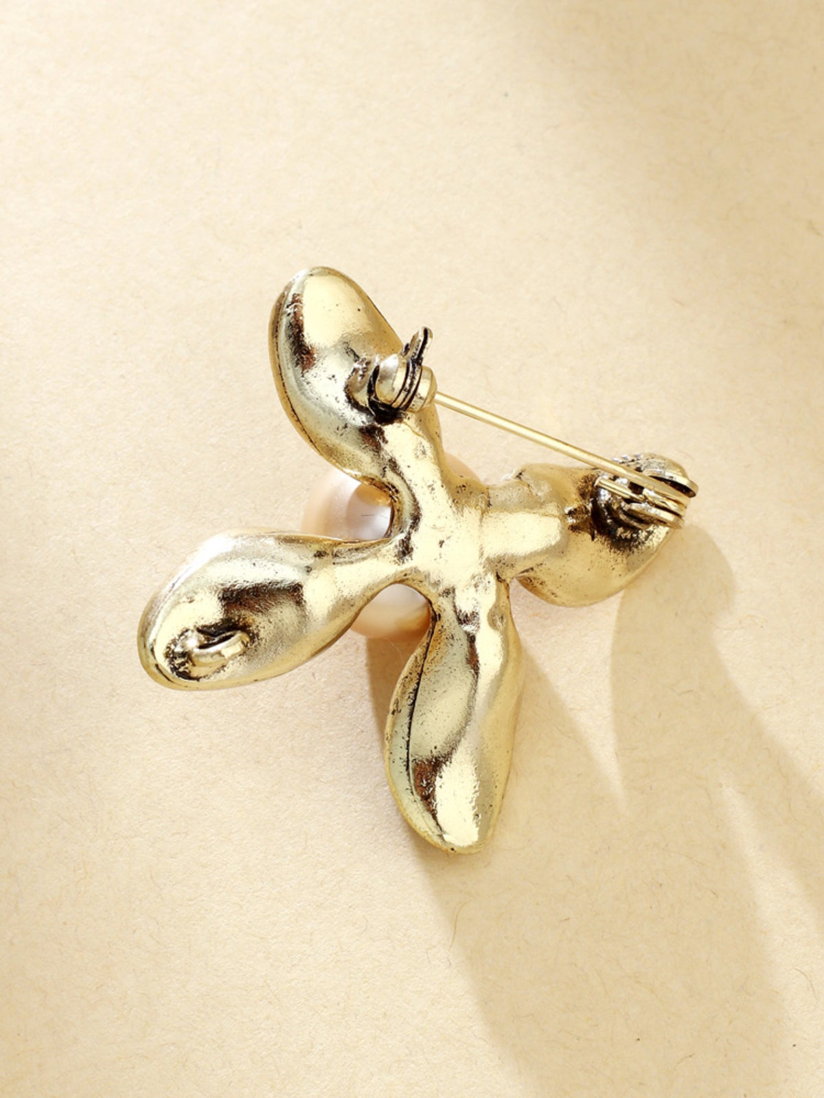 S2438B1 Golden Bloom brooch