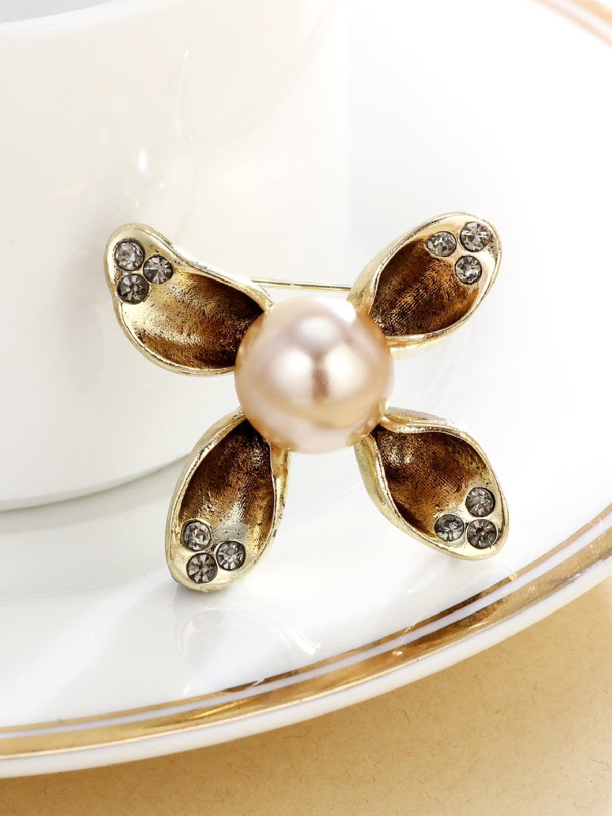 S2438B1 Golden Bloom brooch
