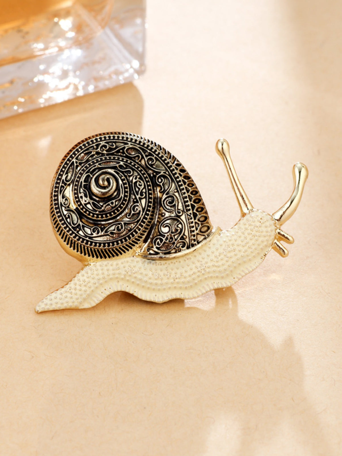 S2442B1 Garden Snail brooch