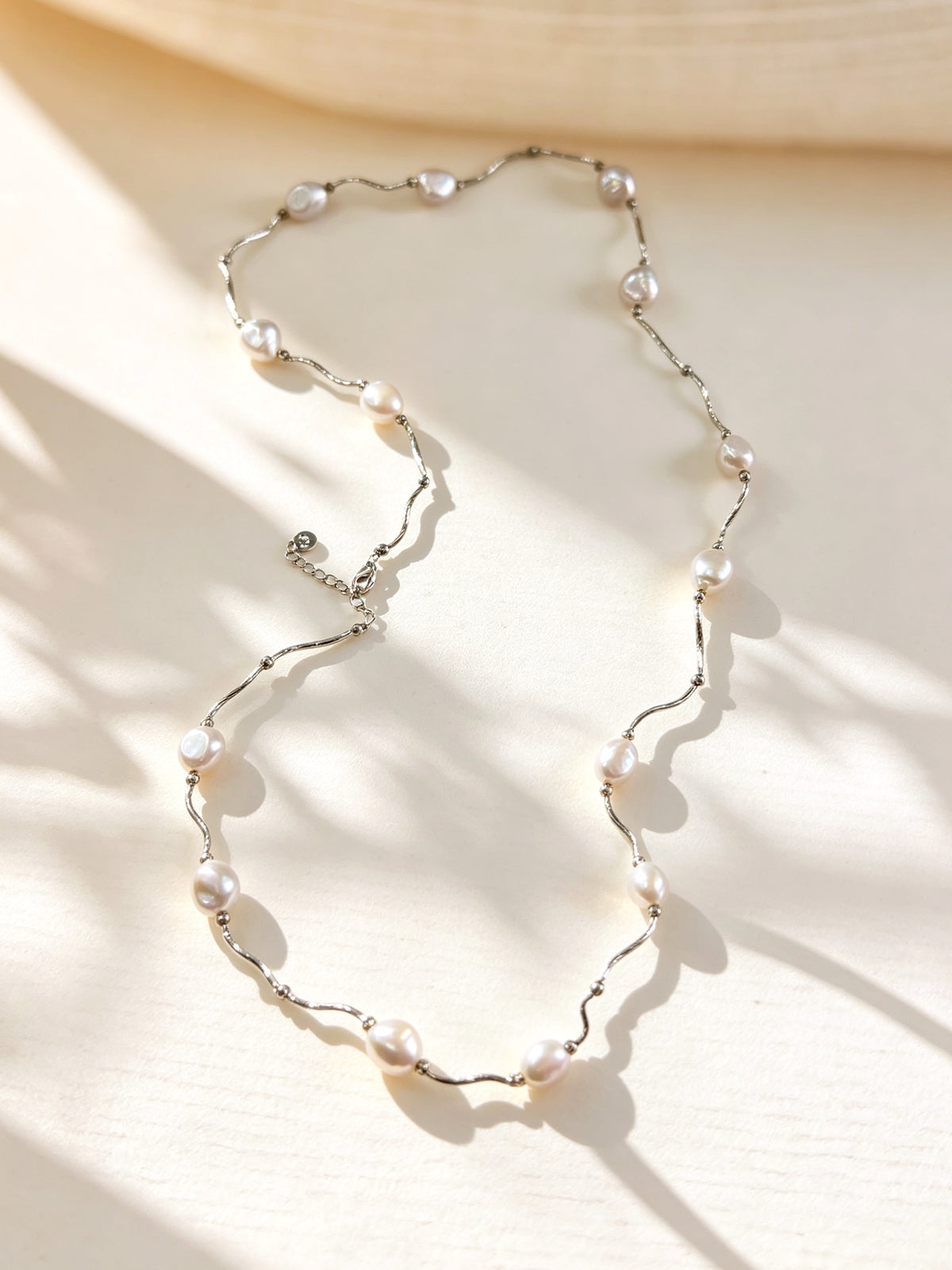 S2672N1 Silver Ripple Pearl necklace