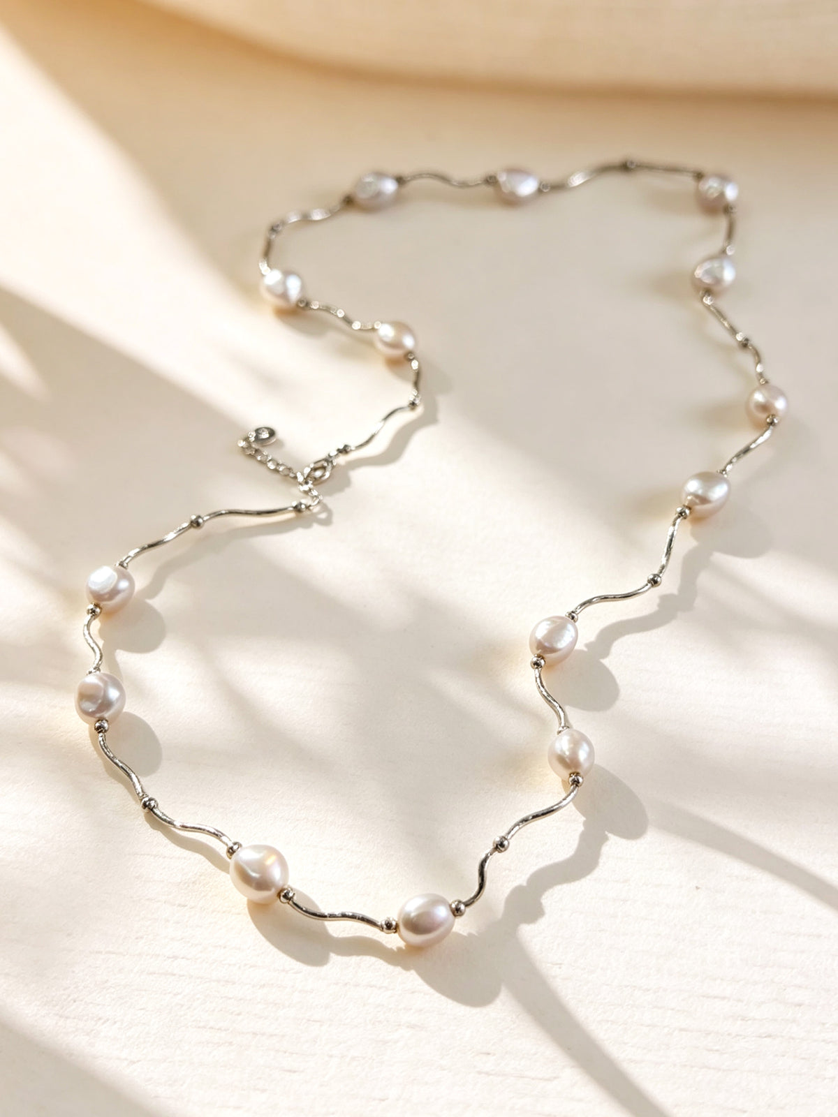 S2672N1 Silver Ripple Pearl necklace