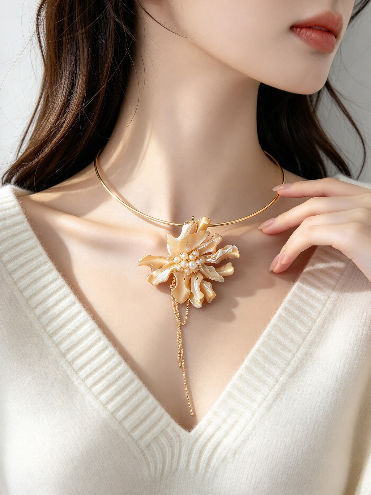 S2867H1 Golden Lily Collar necklace