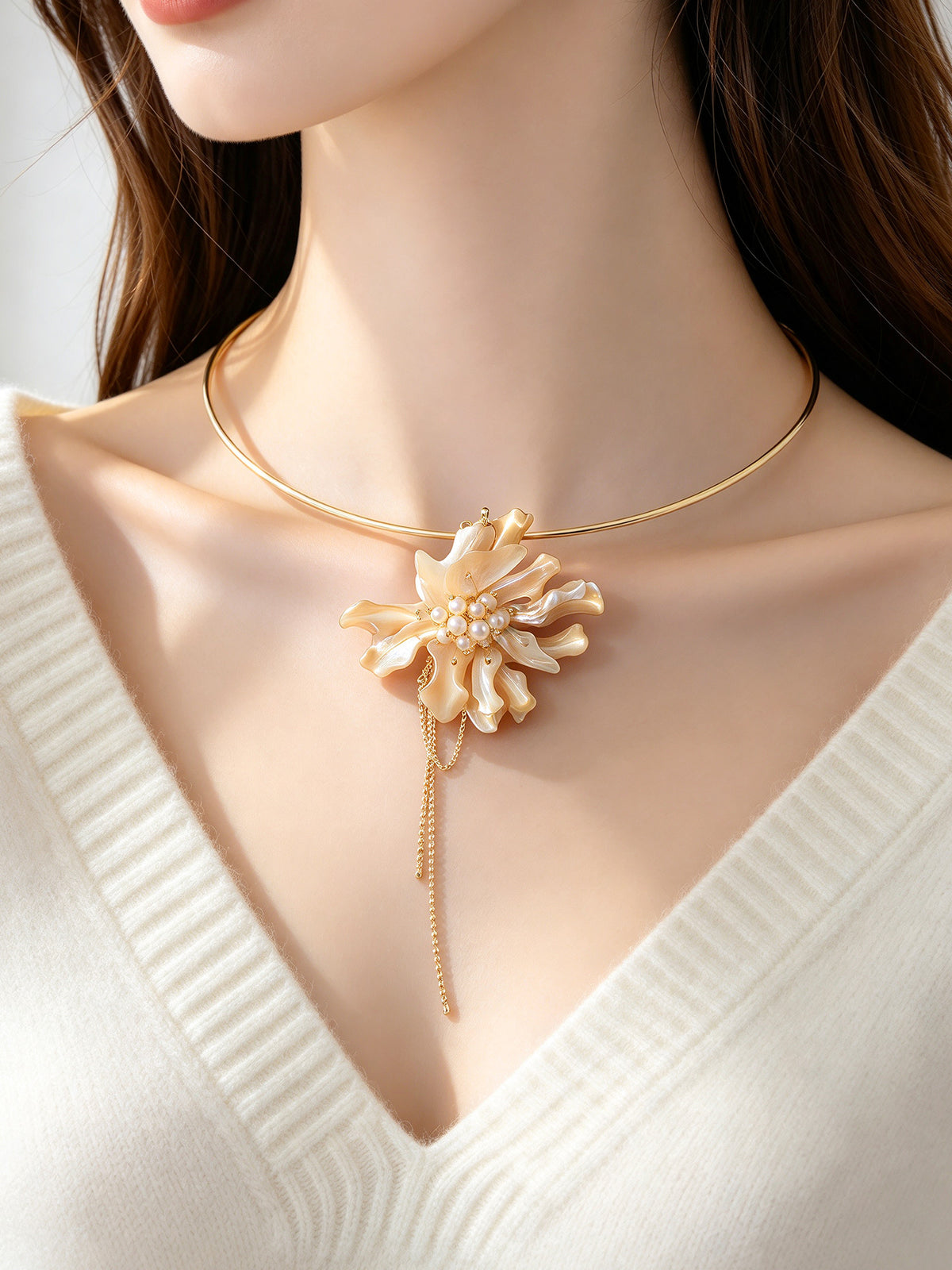 S2867H1 Golden Lily Collar necklace