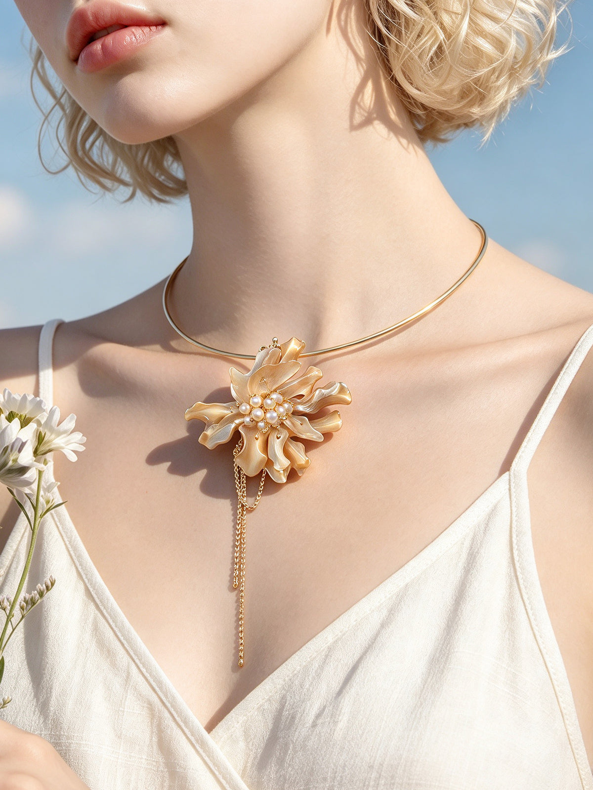 S2867H1 Golden Lily Collar necklace