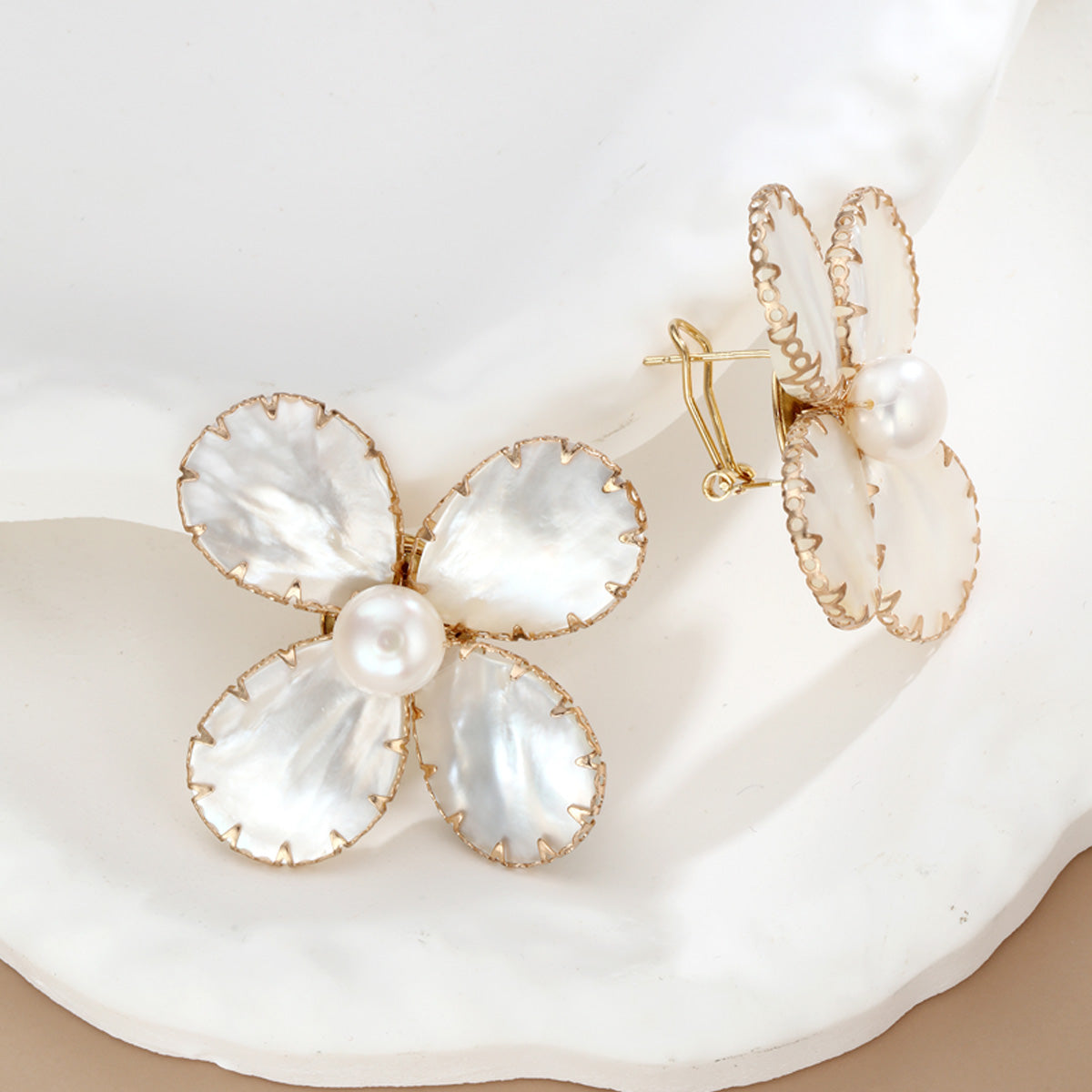 S5156E1 Pearl Petal earrings