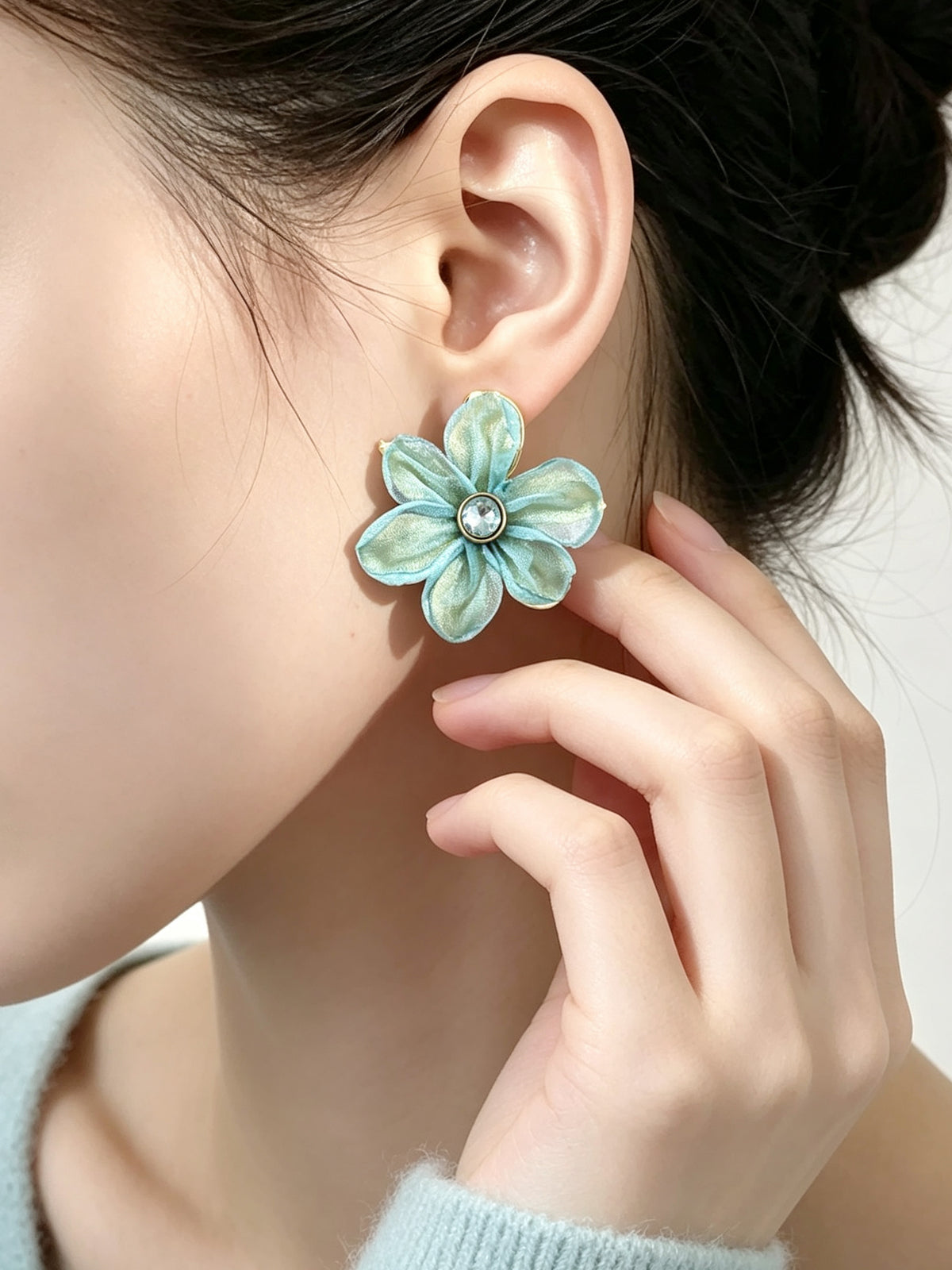 S5183E3 Mint Halo earrings