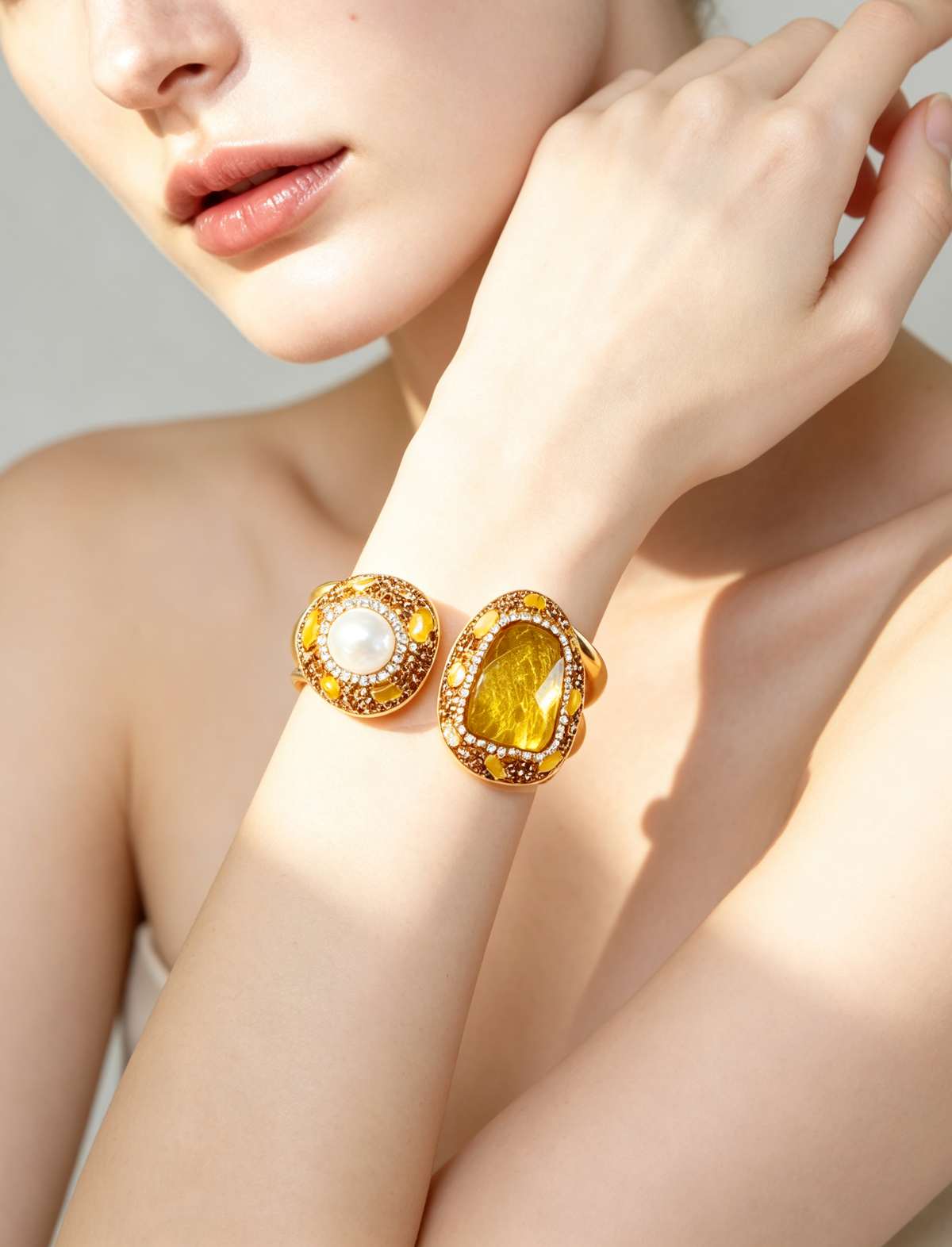 SZ2005162 Golden Pearl cuff