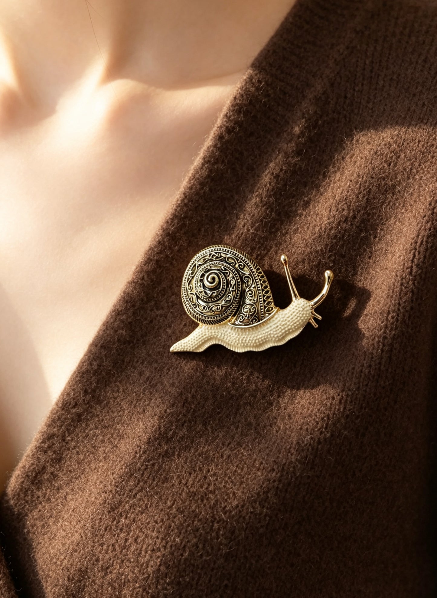 S2442B1 Garden Snail brooch