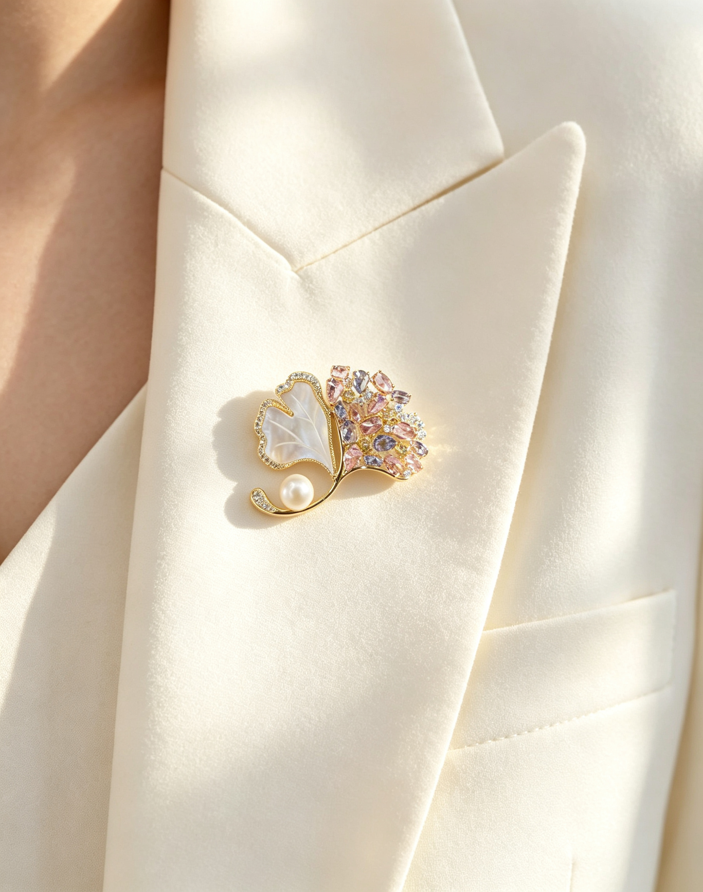 S2424B1 Ginkgo Pearl brooch