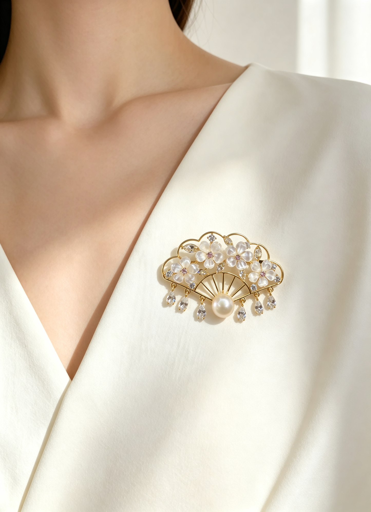 S2422B1 Fanleaf Pearl brooch