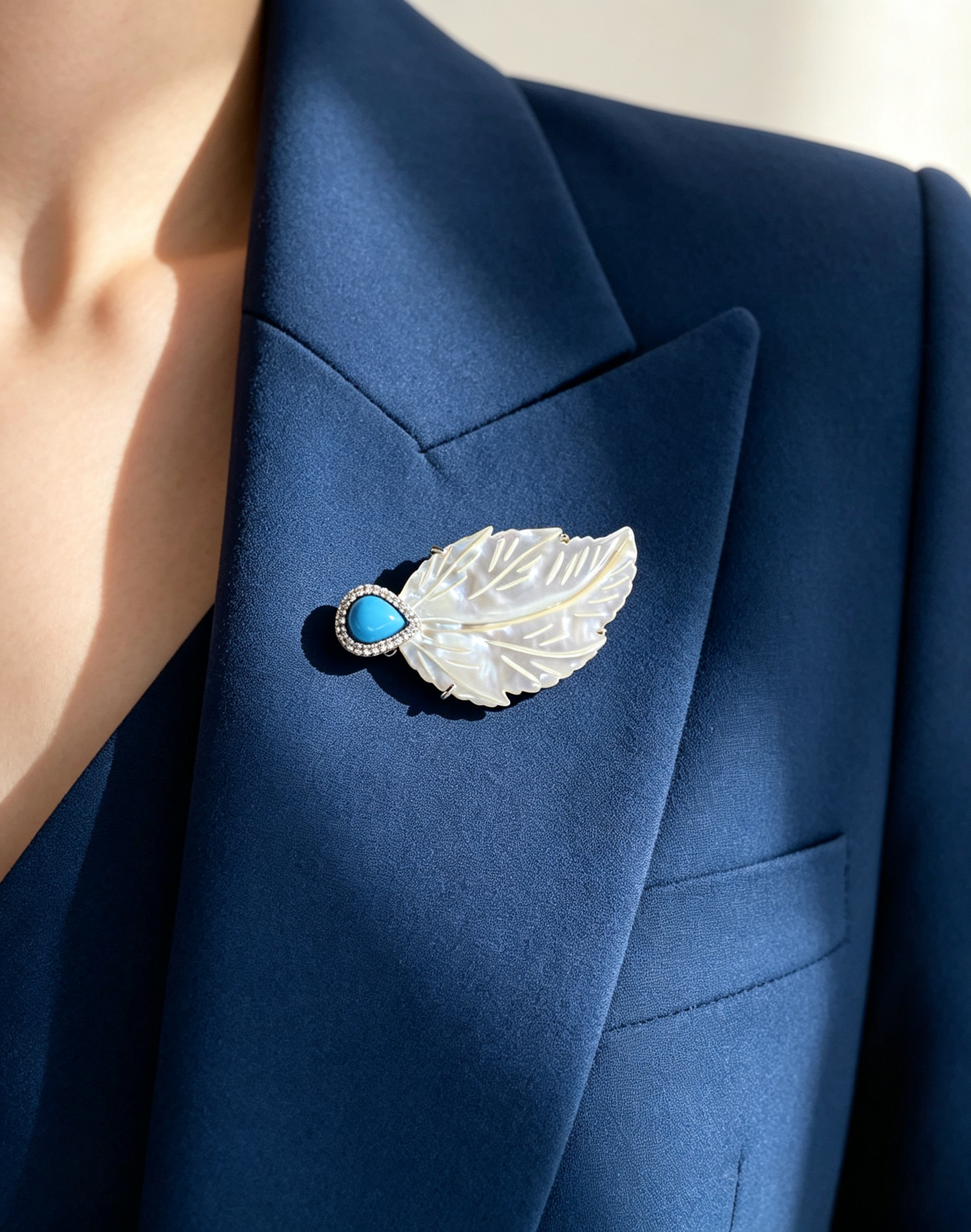 S2421B1 Windswept Feather brooch